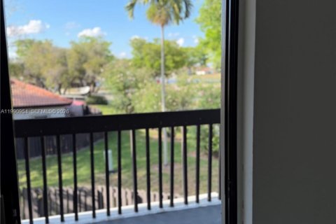 Купить таунхаус в Майами, Флорида 2 спальни, 126.35м2, № 2052315 - фото 23