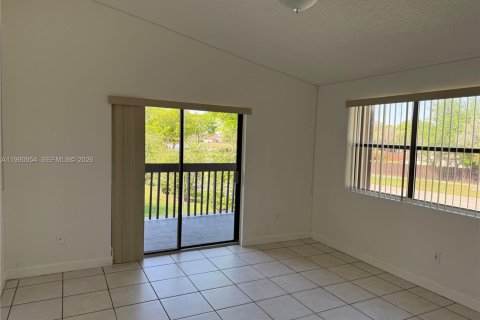 Купить таунхаус в Майами, Флорида 2 спальни, 126.35м2, № 2052315 - фото 22