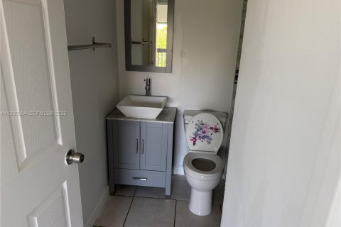 Купить таунхаус в Майами, Флорида 2 спальни, 126.35м2, № 2052315 - фото 24