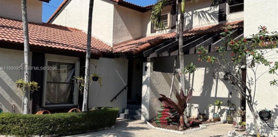 Таунхаус в Майами, Флорида 2 спальни, 126.35м2 № 2052315