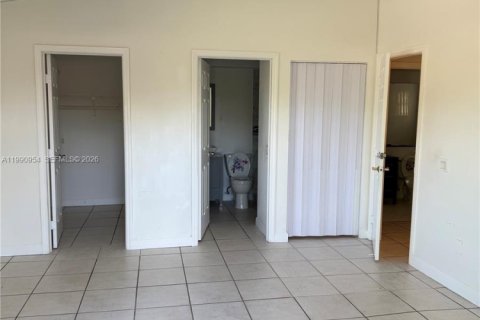 Купить таунхаус в Майами, Флорида 2 спальни, 126.35м2, № 2052315 - фото 21