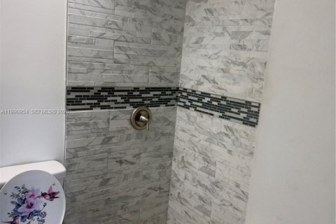 Купить таунхаус в Майами, Флорида 2 спальни, 126.35м2, № 2052315 - фото 26