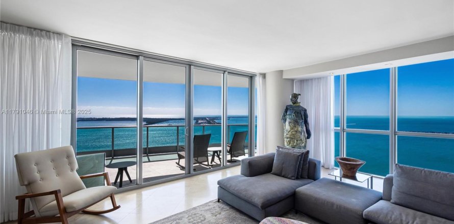 Condo à Miami, Floride, 4 chambres  № 1731813