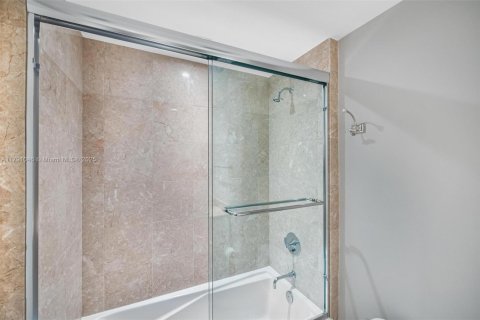 Copropriété à vendre à Miami, Floride: 4 chambres, 317.26 m2 № 1731813 - photo 28