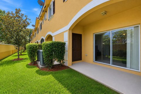 Touwnhouse à vendre à North Lauderdale, Floride: 3 chambres, 130.43 m2 № 2181558 - photo 14