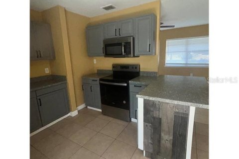 Villa ou maison à louer à Tampa, Floride: 3 chambres, 99.96 m2 № 2432652 - photo 9