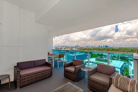 Condo in Miami Beach, Florida, 2 bedrooms  № 2035466 - photo 24
