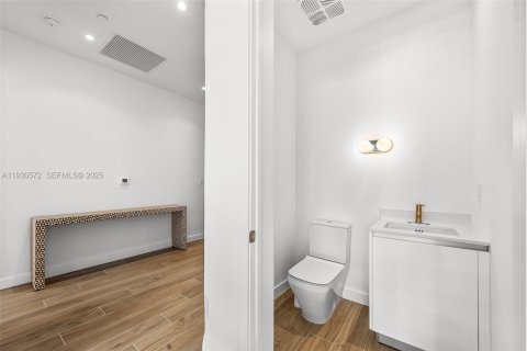 Снять в аренду кондоминиум в Майами, Флорида 2 спальни, № 1989404 - фото 22