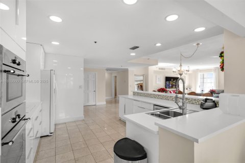 Condominio en venta en Miami Beach, Florida, 3 dormitorios, 254.92 m2 № 1991719 - foto 13