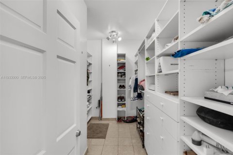 Condominio en venta en Miami Beach, Florida, 3 dormitorios, 254.92 m2 № 1991719 - foto 20