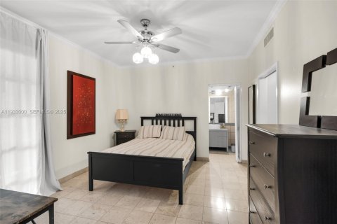 Condominio en venta en Miami Beach, Florida, 3 dormitorios, 254.92 m2 № 1991719 - foto 24