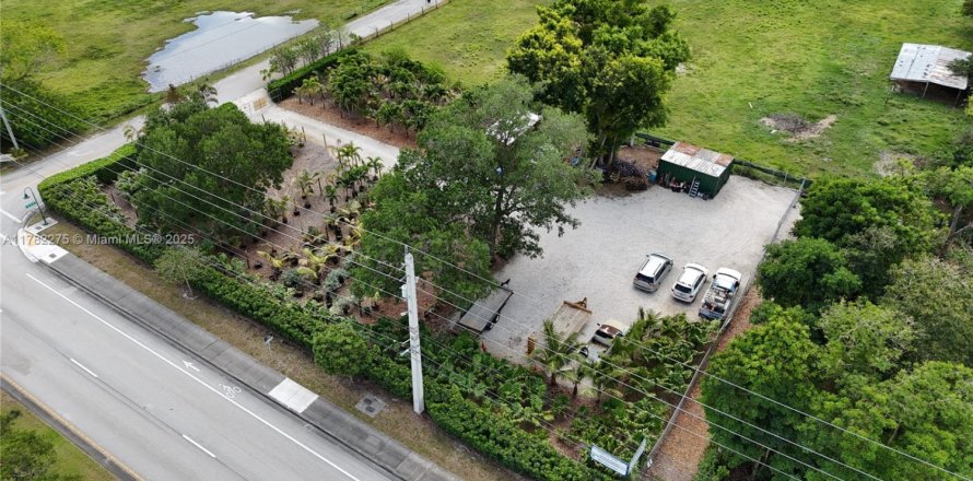 Studio in Southwest Ranches, Florida № 1861847