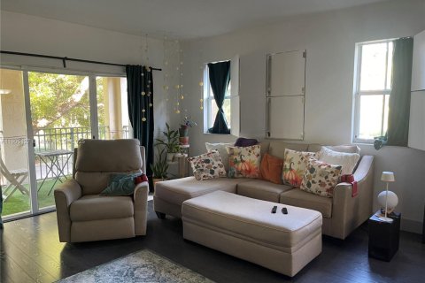 Condominio en alquiler en Miramar, Florida, 2 dormitorios, 111.95 m2 № 2013690 - foto 3