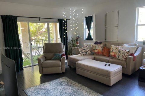 Condominio en alquiler en Miramar, Florida, 2 dormitorios, 111.95 m2 № 2013690 - foto 2