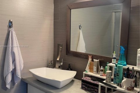 Condominio en alquiler en Miramar, Florida, 2 dormitorios, 111.95 m2 № 2013690 - foto 8