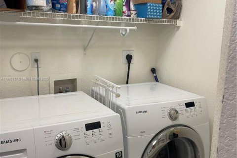 Condominio en alquiler en Miramar, Florida, 2 dormitorios, 111.95 m2 № 2013690 - foto 13