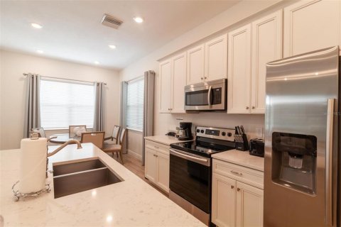 Casa en alquiler en Kissimmee, Florida, 3 dormitorios, 168.9 m2 № 1917169 - foto 5