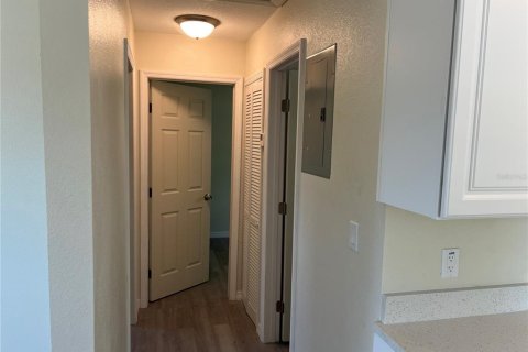 Immobilier commercial à vendre à Orlando, Floride: 4 chambres, 107.02 m2 № 1905834 - photo 4