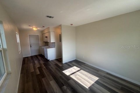 Immobilier commercial à vendre à Orlando, Floride: 4 chambres, 107.02 m2 № 1905834 - photo 13