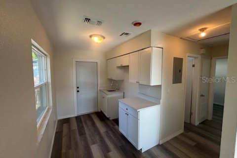Immobilier commercial à vendre à Orlando, Floride: 4 chambres, 107.02 m2 № 1905834 - photo 15