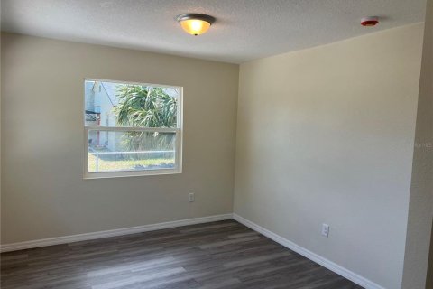 Immobilier commercial à vendre à Orlando, Floride: 4 chambres, 107.02 m2 № 1905834 - photo 3