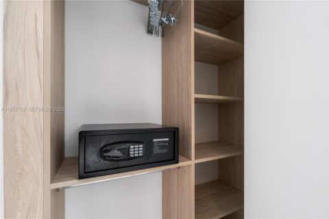 Снять в аренду кондоминиум в Майами, Флорида 2 спальни, № 1992520 - фото 21