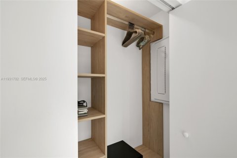 Снять в аренду кондоминиум в Майами, Флорида 2 спальни, № 1992520 - фото 30