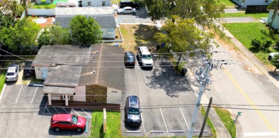 Immobilier commercial à Hollywood, Floride № 1961400