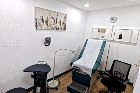 Immobilier commercial à vendre à Hollywood, Floride № 1961400 - photo 13