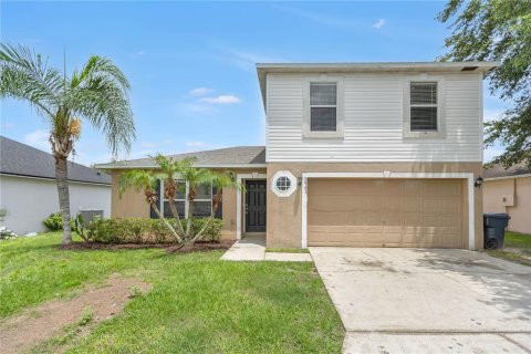 House in Winter Haven, Florida 4 bedrooms, 179.86 sq.m. № 2272744