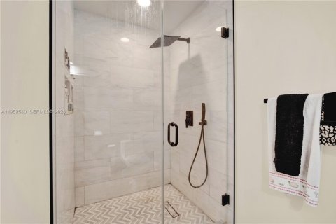 Купить кондоминиум в Майами, Флорида 2 комнаты, 190.26м2, № 2025409 - фото 16