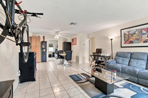 Villa ou maison à vendre à Tamarac, Floride: 2 chambres, 126.9 m2 № 2433905 - photo 17
