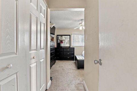 Villa ou maison à vendre à Tamarac, Floride: 2 chambres, 126.9 m2 № 2433905 - photo 6