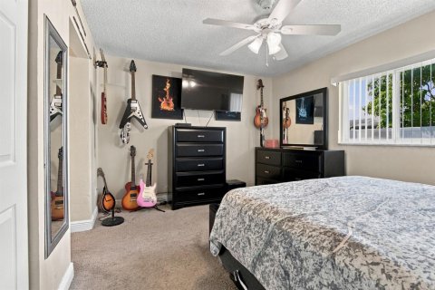 Villa ou maison à vendre à Tamarac, Floride: 2 chambres, 126.9 m2 № 2433905 - photo 4