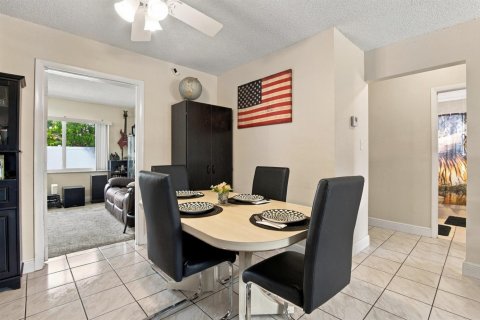 Villa ou maison à vendre à Tamarac, Floride: 2 chambres, 126.9 m2 № 2433905 - photo 14