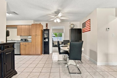Villa ou maison à vendre à Tamarac, Floride: 2 chambres, 126.9 m2 № 2433905 - photo 15