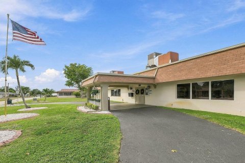 Villa ou maison à vendre à Tamarac, Floride: 2 chambres, 126.9 m2 № 2433905 - photo 25