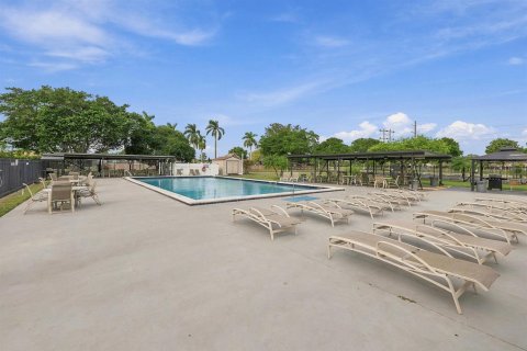 Villa ou maison à vendre à Tamarac, Floride: 2 chambres, 126.9 m2 № 2433905 - photo 26