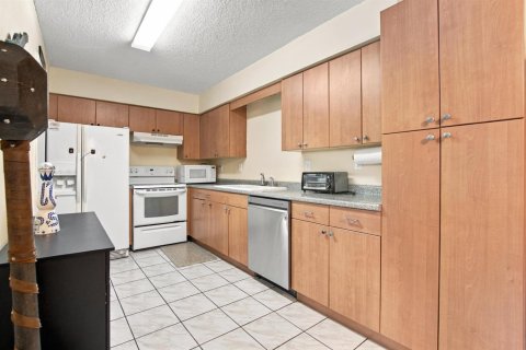Villa ou maison à vendre à Tamarac, Floride: 2 chambres, 126.9 m2 № 2433905 - photo 13