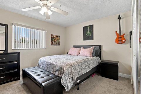 Villa ou maison à vendre à Tamarac, Floride: 2 chambres, 126.9 m2 № 2433905 - photo 3