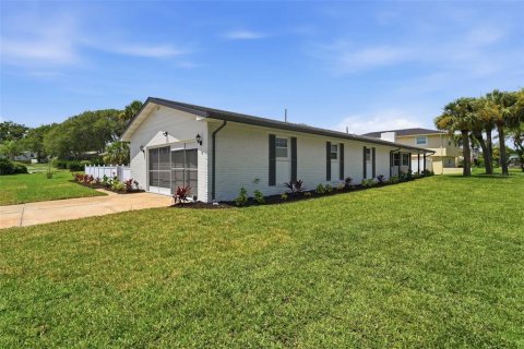 House in Ormond Beach, Florida 4 bedrooms, 205.04 sq.m. № 2210102 - photo 3