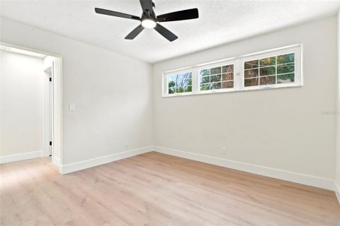 House in Ormond Beach, Florida 4 bedrooms, 205.04 sq.m. № 2210102 - photo 27
