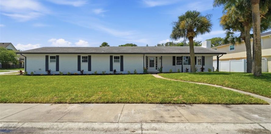 House in Ormond Beach, Florida 4 bedrooms, 205.04 sq.m. № 2210102