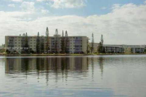 Condo in Aventura, Florida, 1 bedroom  № 2003576 - photo 5
