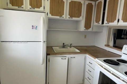 Condo in Aventura, Florida, 1 bedroom  № 2003576 - photo 19