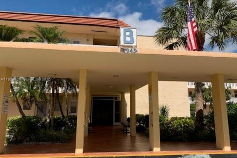 Condo in Aventura, Florida, 1 bedroom  № 2003576 - photo 7