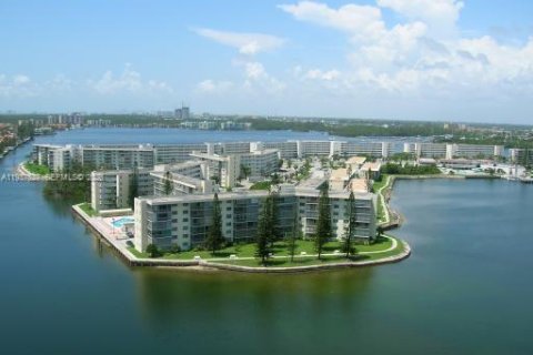 Condo in Aventura, Florida, 1 bedroom  № 2003576