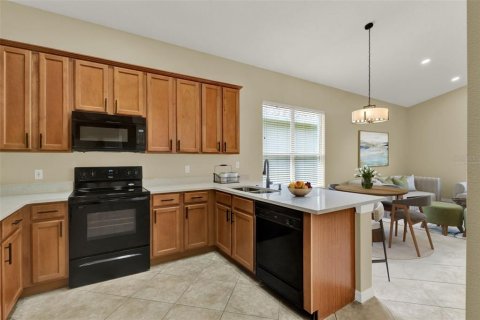 House in Lake Mary, Florida 3 bedrooms, 189.71 sq.m. № 1911110 - photo 8