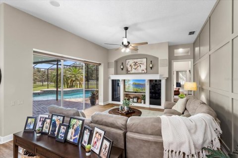 House in Apopka, Florida 5 bedrooms, 411.19 sq.m. № 1884471 - photo 21