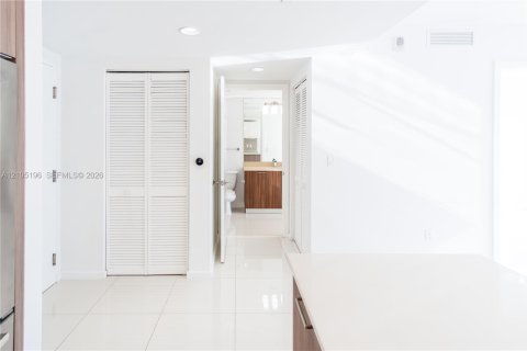Купить кондоминиум в Дорал, Флорида 2 спальни, 88.26м2, № 2412986 - фото 12